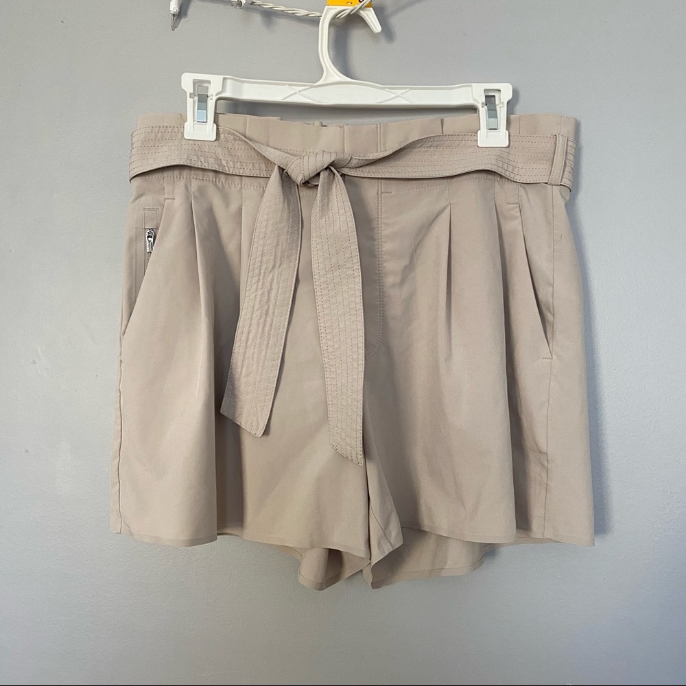 Athleta Skyline Short II Beige Abalone Gray Tied Waist Shorts
